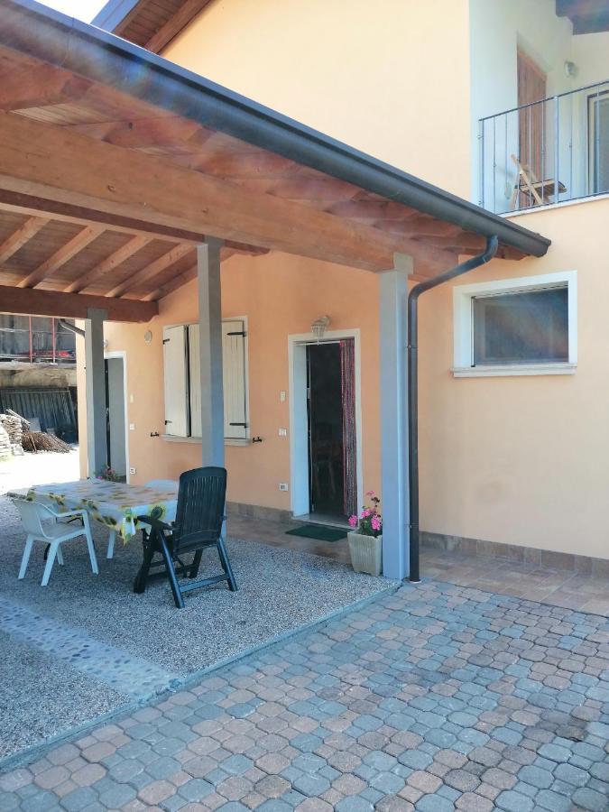 Cascina Legnago Trilocale A 6 Chilometri Da Salo' Apartment Villanuova sul clisi Exterior photo