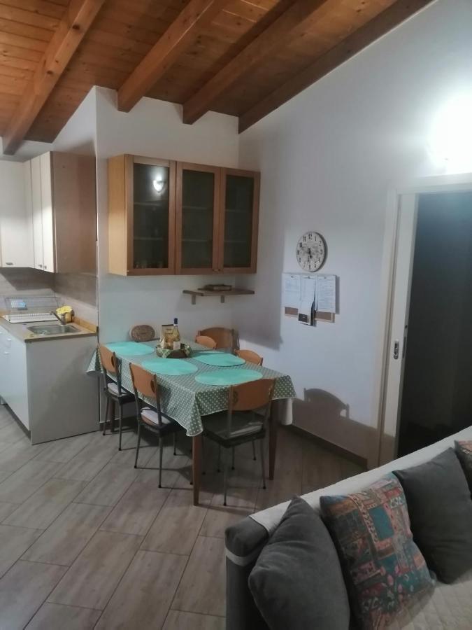 Cascina Legnago Trilocale A 6 Chilometri Da Salo' Apartment Villanuova sul clisi Exterior photo